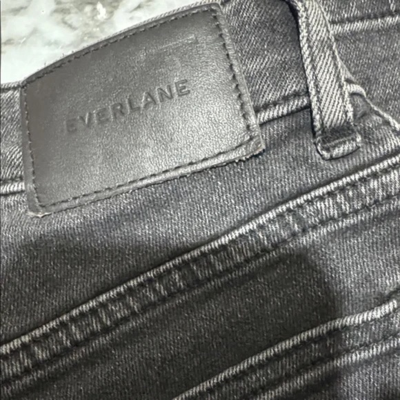 EVERLANE - Curvy Cheeky Straight Skinny Jeans Black Gray Wash Size 23 - Picture 9 of 9